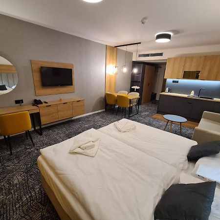 Akvamarin Besenova Apartman Apartment ภายนอก รูปภาพ