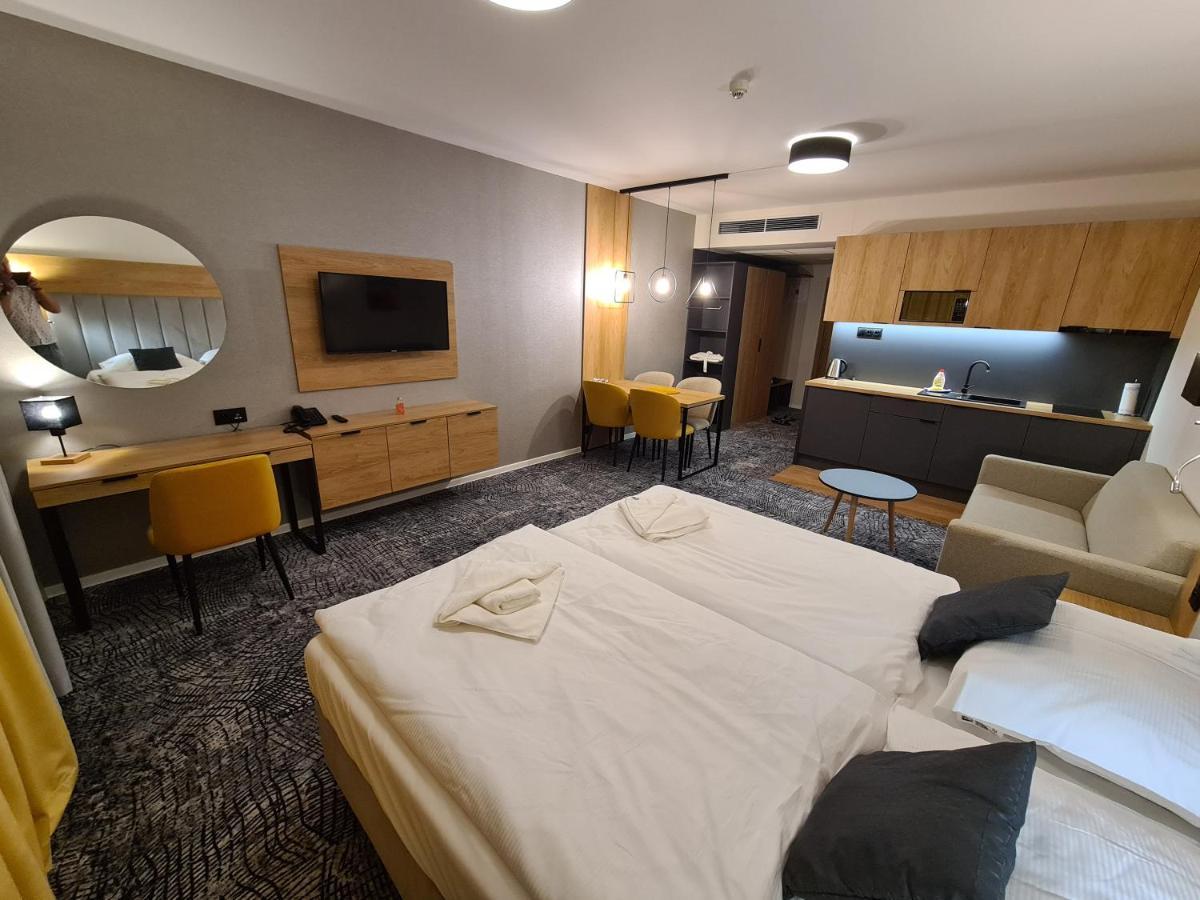 Akvamarin Besenova Apartman Apartment ภายนอก รูปภาพ