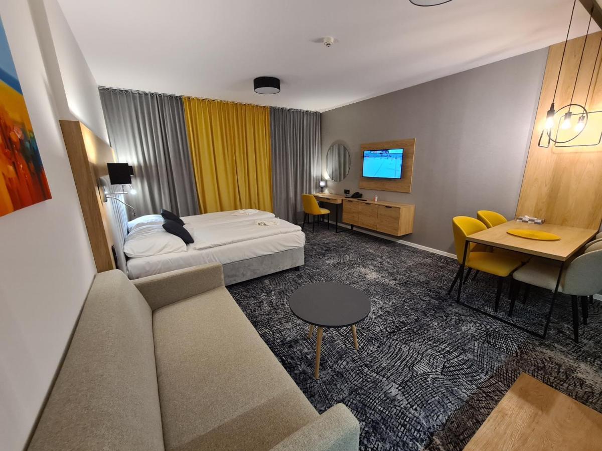 Akvamarin Besenova Apartman Apartment ภายนอก รูปภาพ