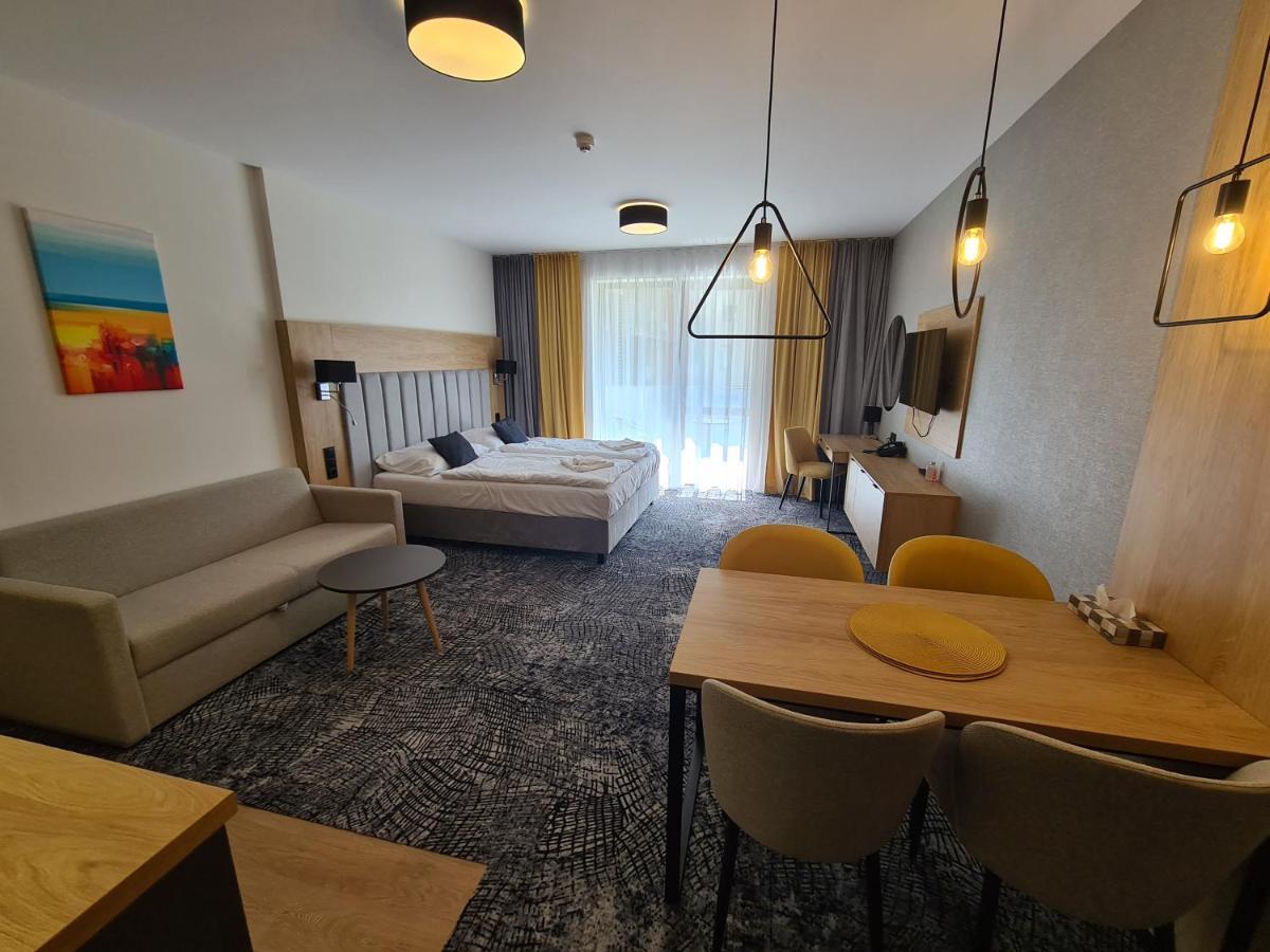 Akvamarin Besenova Apartman Apartment ภายนอก รูปภาพ